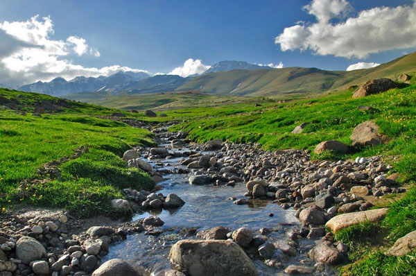 شهر سرعین اردبیل، مرکز آب گرم و اسکی