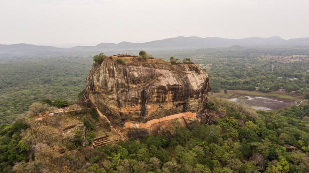 با قلعه سنگی سیگیریا (Sigiriya)، هشتیم مورد از عجایب هفتگانه آشنا شوید!